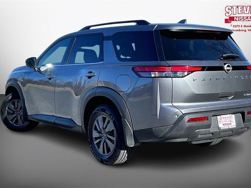 Certified 2022 Nissan Pathfinder SV image 4