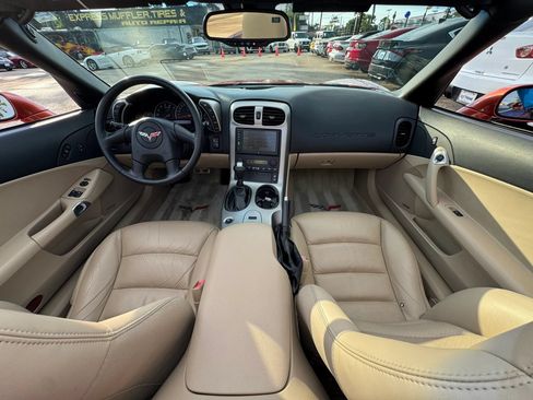 Used 2005 Chevrolet Corvette Coupe w/ Preferred Equipment Group RWD image 23