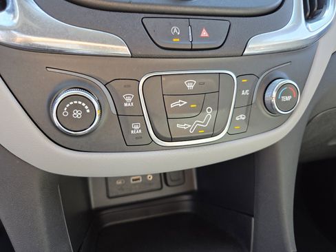 Certified 2024 Chevrolet Equinox LS w/ LS Convenience Package FWD image 26
