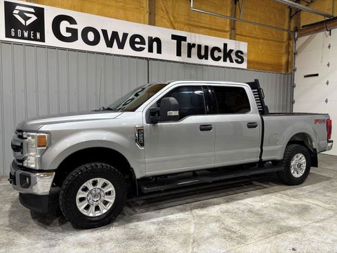 Used 2020 Ford F250 XLT w/ XLT Value Package AWD/4WD image 4