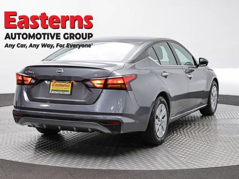 Used 2024 Nissan Altima 2.5 S FWD image 5