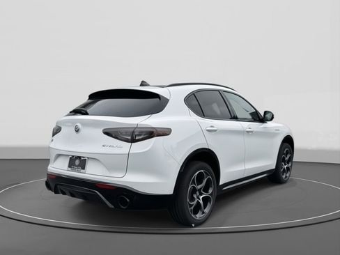 New 2025 Alfa Romeo Stelvio Sprint w/ Veloce Package AWD/4WD image 6