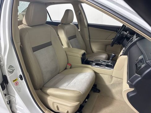 Used 2012 Toyota Camry XLE w/ Leather Pkg FWD image 32