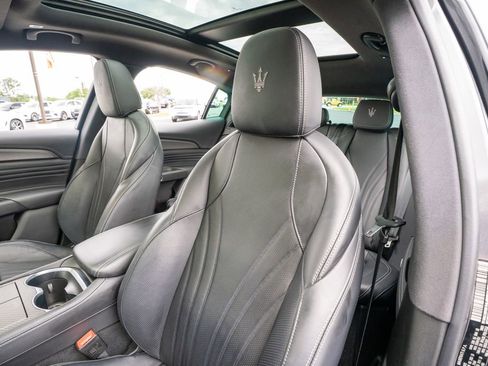Used 2023 Maserati Grecale Modena AWD/4WD image 35