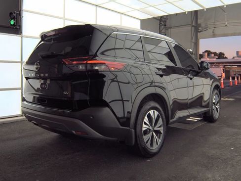 Used 2023 Nissan Rogue SV w/ SV Premium B Package FWD image 6