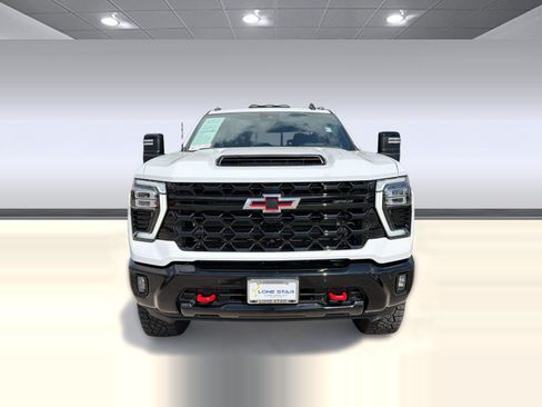 Used 2025 Chevrolet Silverado 2500 ZR2 w/ Technology Package AWD/4WD image 5