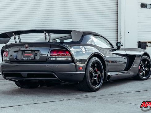 Used 2009 Dodge Viper ACR RWD image 9