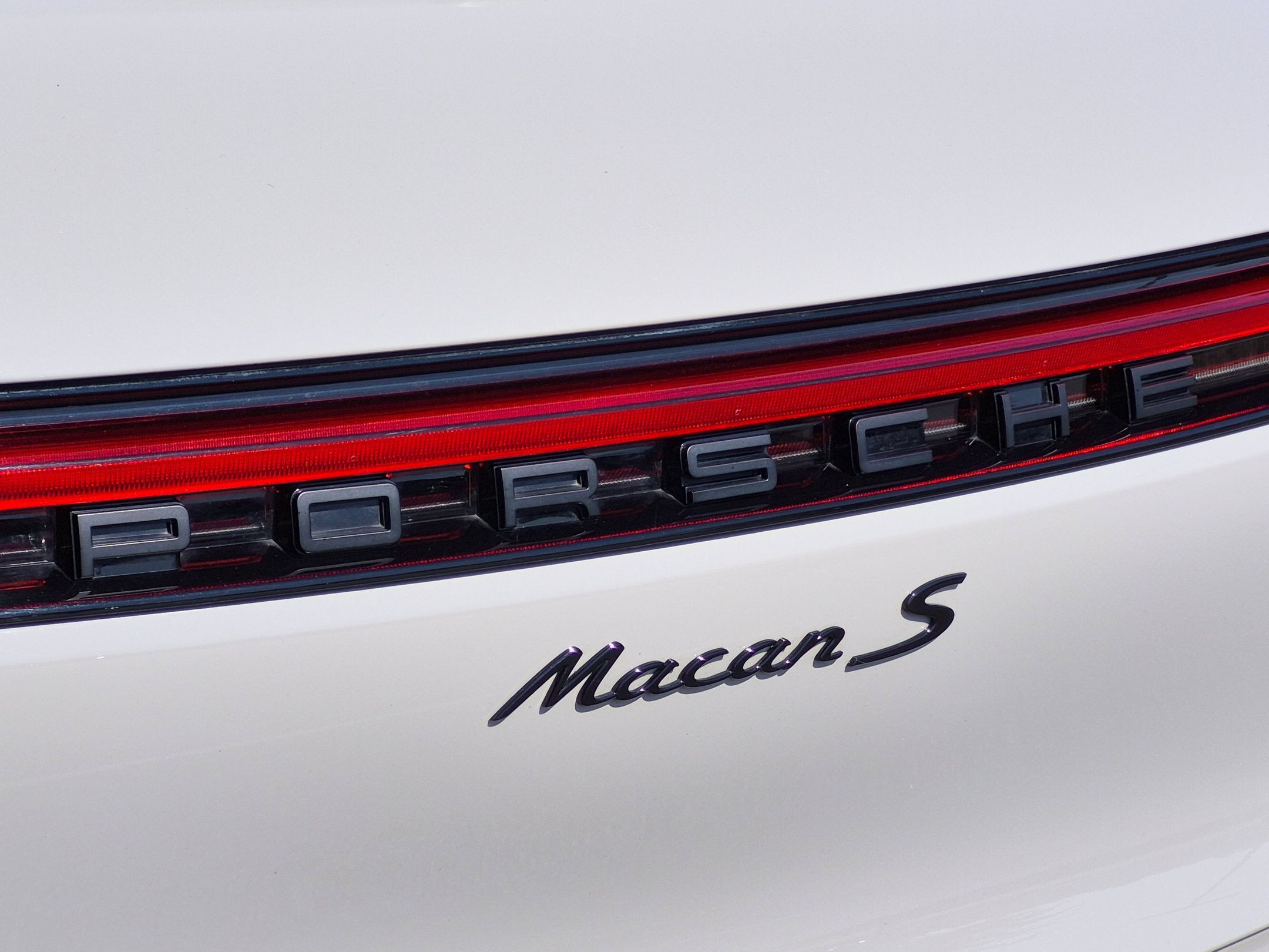 Certified 2024 Porsche Macan S AWD/4WD image 29
