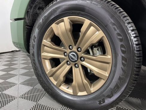 Used 2024 Nissan Titan SV w/ SV Bronze Edition Package image 13