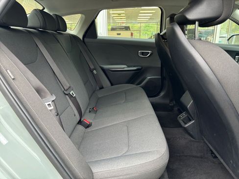 Used 2025 Kia K4 LXS FWD image 38
