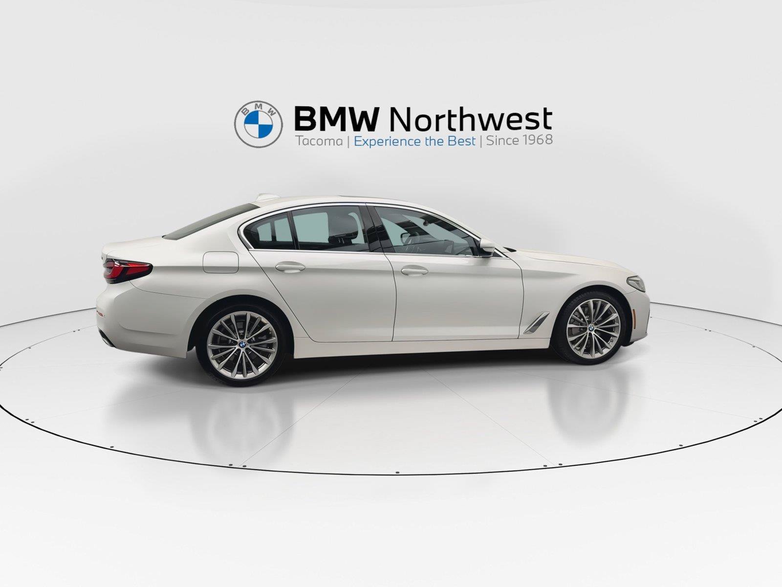 Used 2023 BMW 530i xDrive w/ Convenience Package AWD/4WD image 5