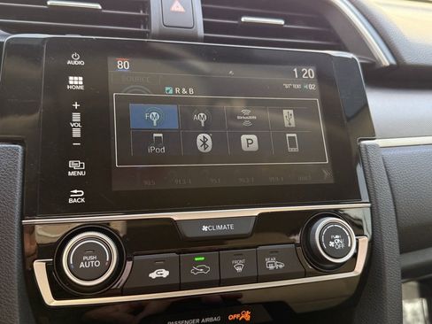 Used 2018 Honda Civic EX image 10