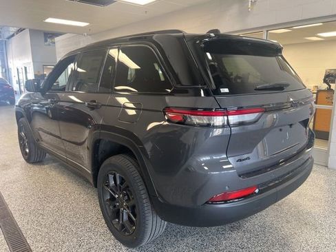 New 2025 Jeep Grand Cherokee Limited image 5