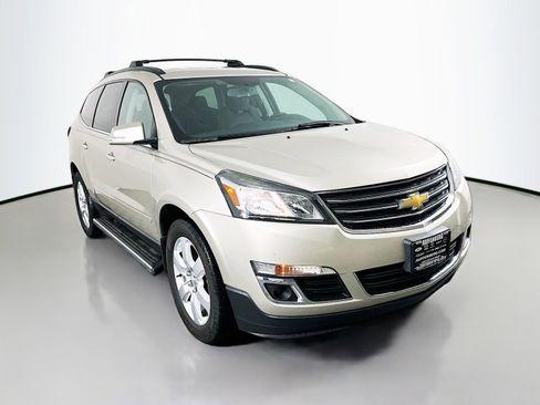 Used 2017 Chevrolet Traverse LT w/ Style and Technology Package FWD image 1