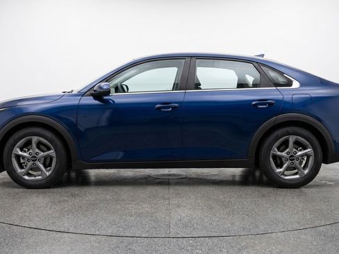 Used 2025 Kia K4 LXS FWD image 5