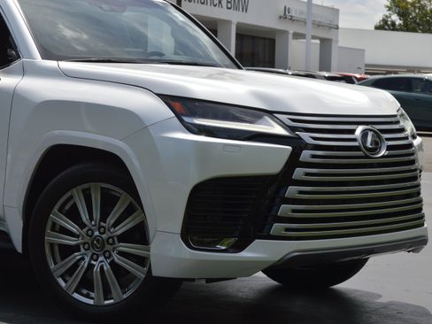Used 2022 Lexus LX 600 4WD w/ Ultra Luxury Package image 2
