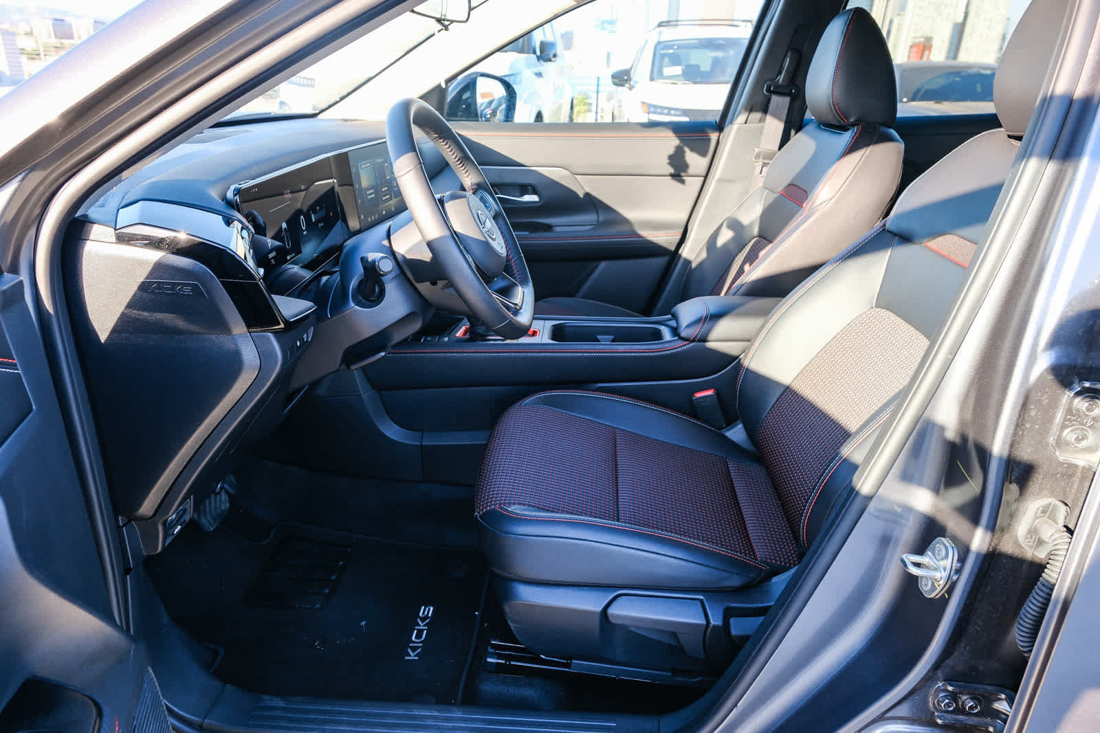 Used 2026 Nissan Kicks SR FWD image 20