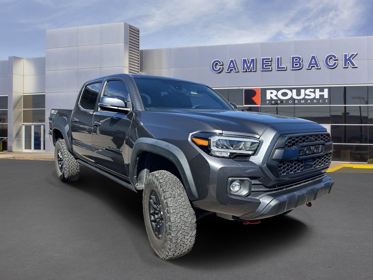 Used 2022 Toyota Tacoma TRD Off-Road AWD/4WD image 3