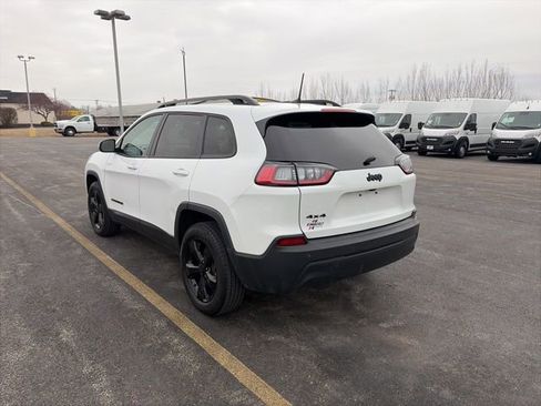 Used 2020 Jeep Cherokee Latitude Plus image 3