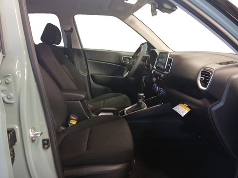 New 2026 Hyundai Venue SE image 15