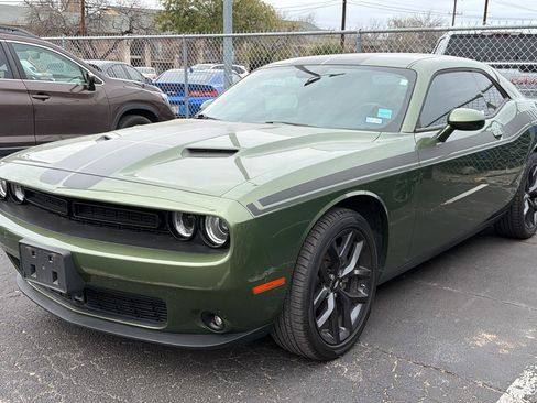 Used 2023 Dodge Challenger SXT w/ Plus Package image 3