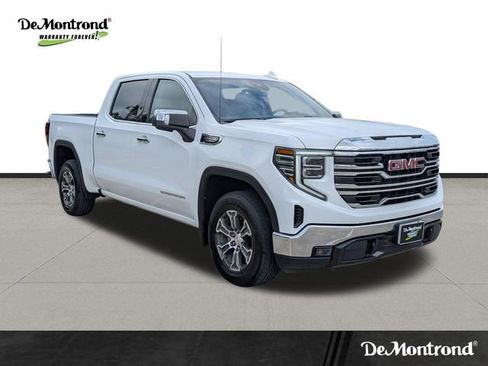 Used 2025 GMC Sierra 1500 SLT image 3
