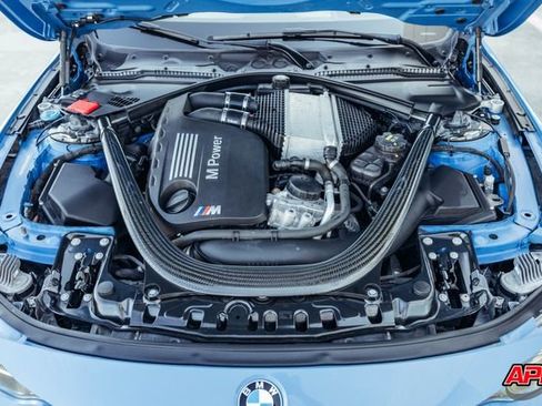 Used 2018 BMW M4 Convertible w/ Competition Package image 28