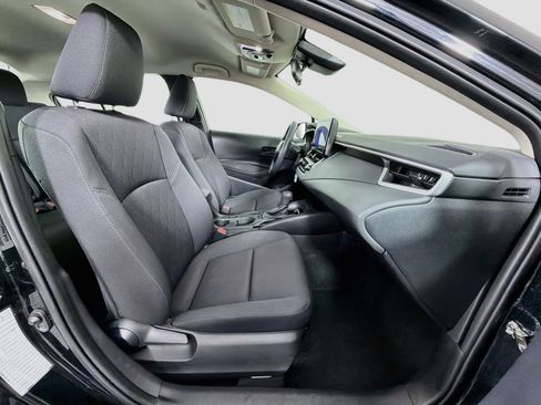 Used 2025 Toyota Corolla LE FWD image 30