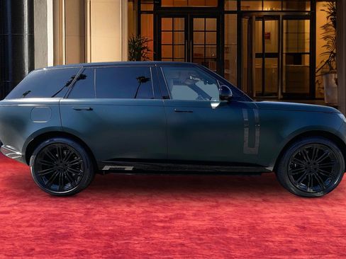 New 2026 Land Rover Range Rover Long Wheelbase SE AWD/4WD image 6