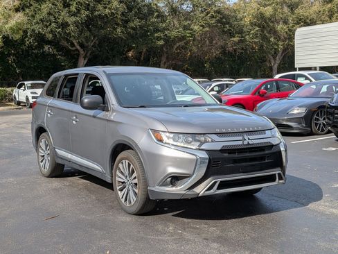 Used 2020 Mitsubishi Outlander ES image 4