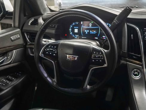 Used 2018 Cadillac Escalade ESV Platinum AWD/4WD image 15