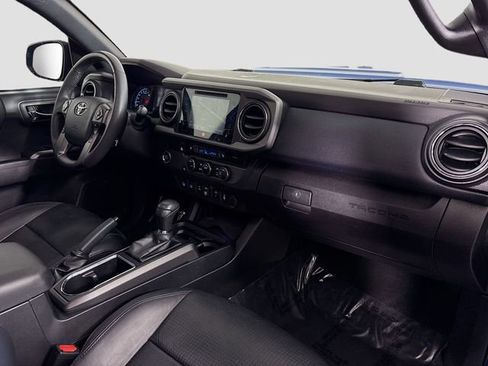 Used 2018 Toyota Tacoma TRD Sport image 31
