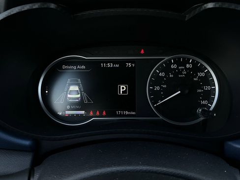 Used 2025 Nissan Versa SV image 33