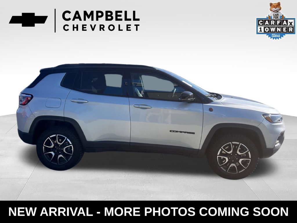 Used 2025 Jeep Compass Trailhawk AWD/4WD image 6