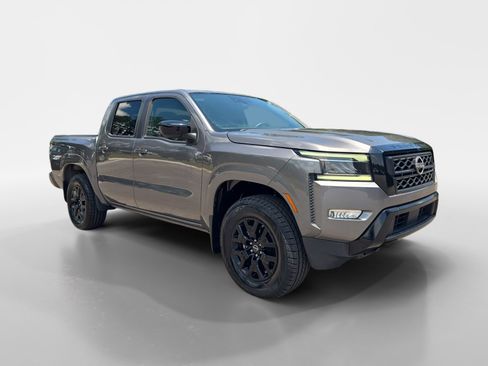 Certified 2023 Nissan Frontier SV w/ Midnight Edition Package AWD/4WD image 8