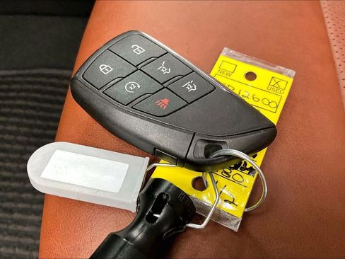 Used 2023 GMC Yukon Denali Ultimate image 11