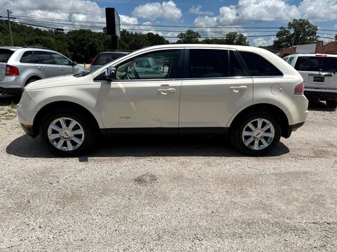 Used 2007 Lincoln MKX FWD image 2