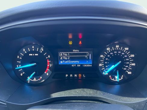 Used 2017 Ford Fusion SE FWD image 21