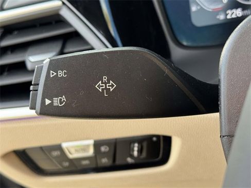 Used 2022 BMW 330i xDrive 330i xDrive w/ Driving Assistance Package image 22