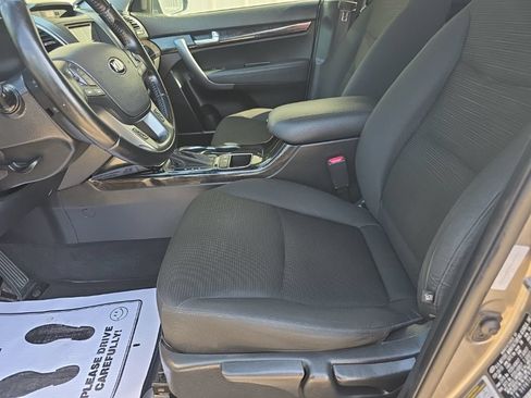 Used 2014 Kia Sorento LX FWD image 15