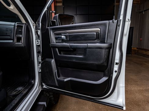 Used 2016 RAM 1500 Sport image 33