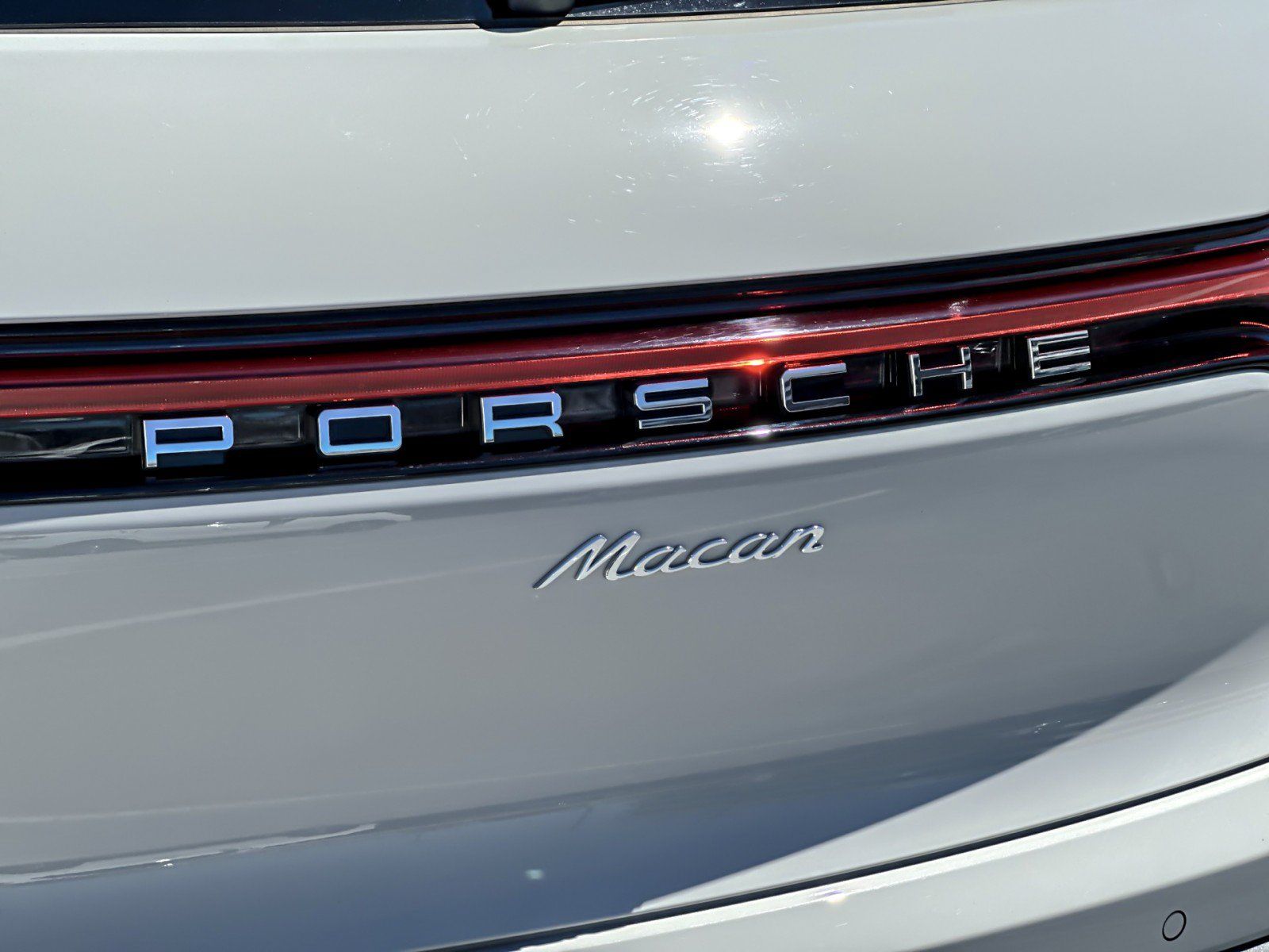 Certified 2026 Porsche Macan AWD/4WD image 26