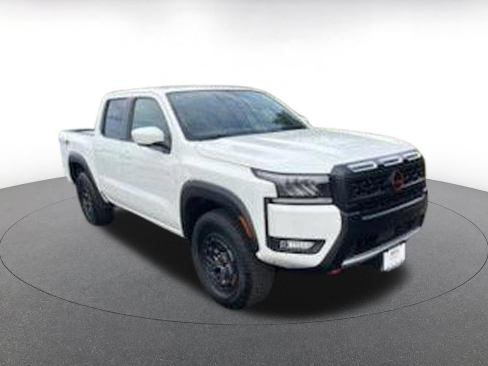 Used 2026 Nissan Frontier PRO-4X AWD/4WD image 2