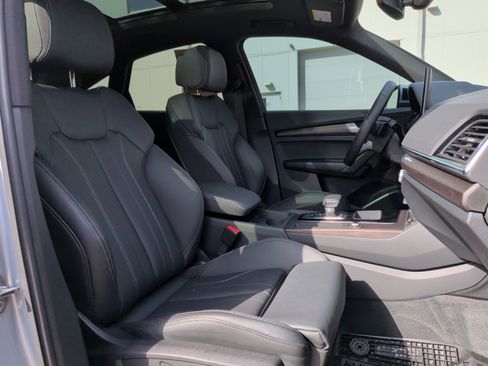 Used 2023 Audi Q5 2.0T Premium w/ Convenience Package image 34