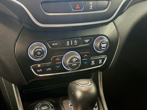 Used 2022 Jeep Cherokee Latitude Lux w/ Sun & Sound Group image 24