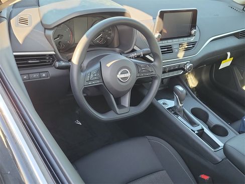New 2025 Nissan Altima 2.5 S image 4