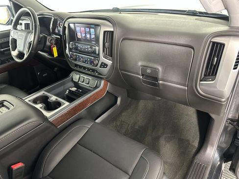 Used 2018 GMC Sierra 1500 SLT AWD/4WD image 30