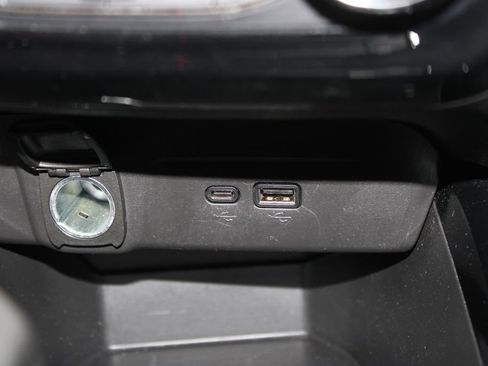 Used 2025 Chevrolet Trax LT FWD image 47