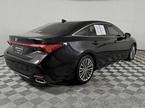 Used 2019 Toyota Avalon Limited image 4