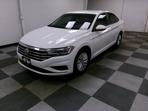 Used 2019 Volkswagen Jetta S image 1